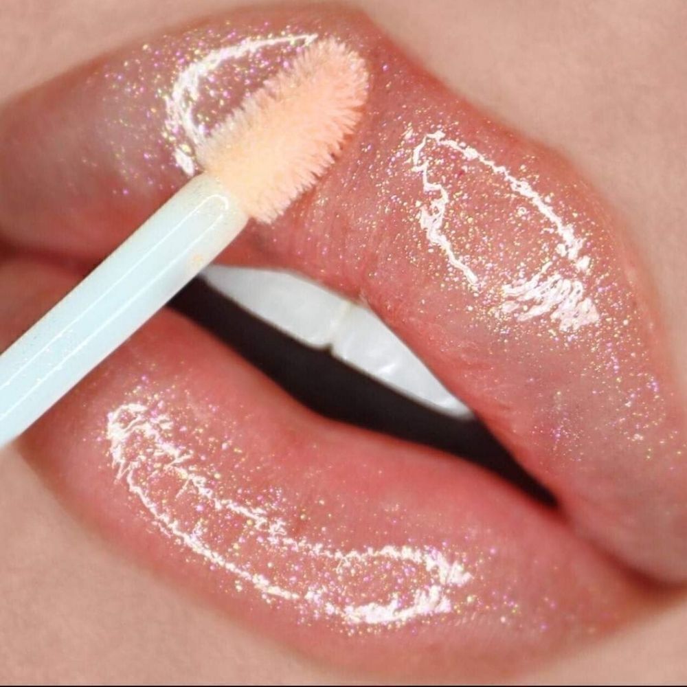 "Neat Freak" Ultra Glossy Lip w/Shayla.